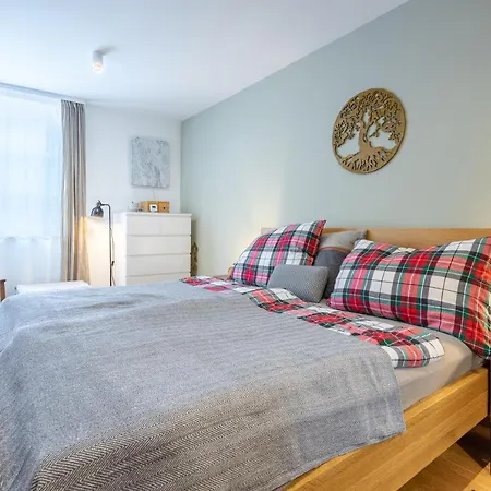 Steinadler Monte - Skiing In オーバータウエルン